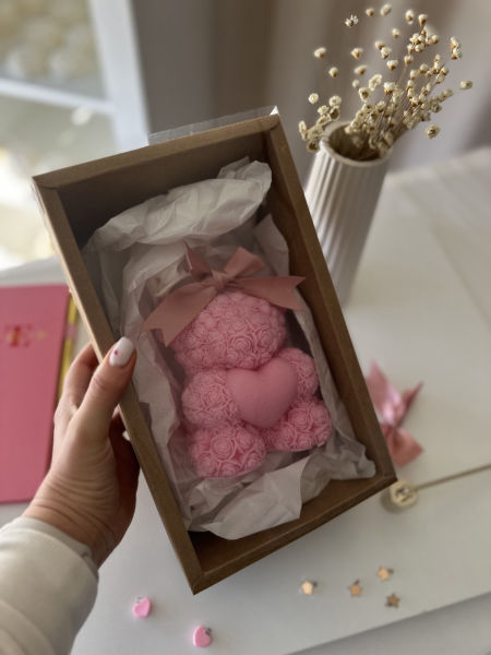 MIŚ różowy świeca sojowa 580 g  prezent