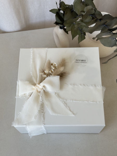 PREZENT Świeca sojowa w szkle KASZMIR & PIWONIA